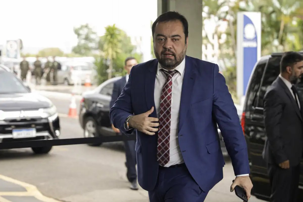 Procuradoria Eleitoral pede cassação de Claúdio Castro, vice e presidente da Alerj