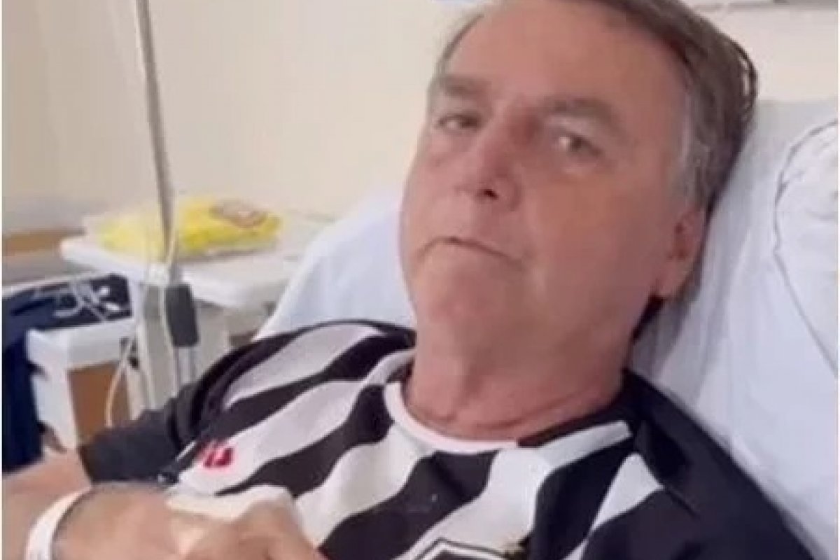 Bolsonaro é transferido para hospital de São Paulo após ser internado em Manaus