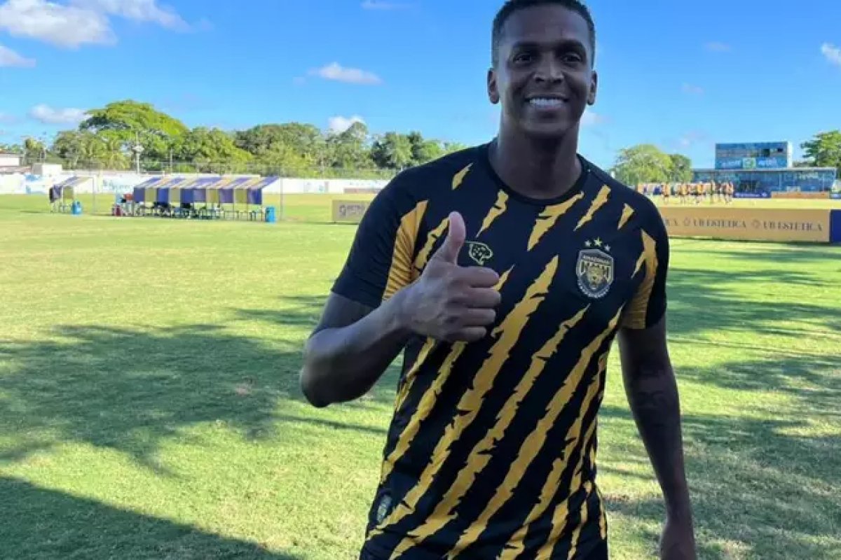 Jô, ex-corinthians e Seleção Brasileira, é preso por falta de pagamento de pensão alimentícia