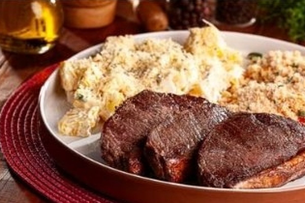 Picanha na manteiga com farofa para celebrar o Dia das Mães!