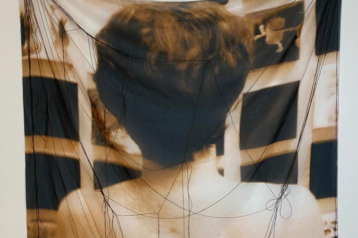 Artista brasileira apresenta exposição inédita em Bruxelas, na Bélgica