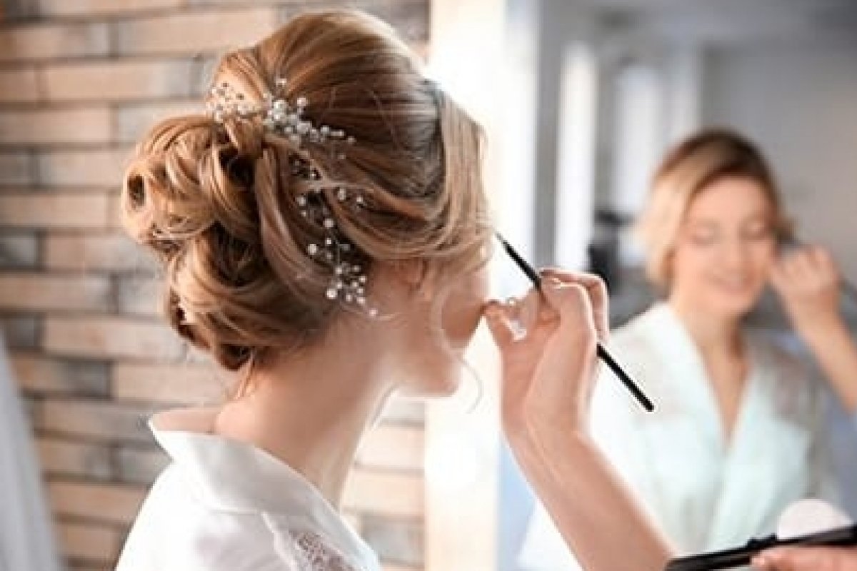 Mês das noivas: terapeuta capilar dá o passo a passo de beleza da noiva!