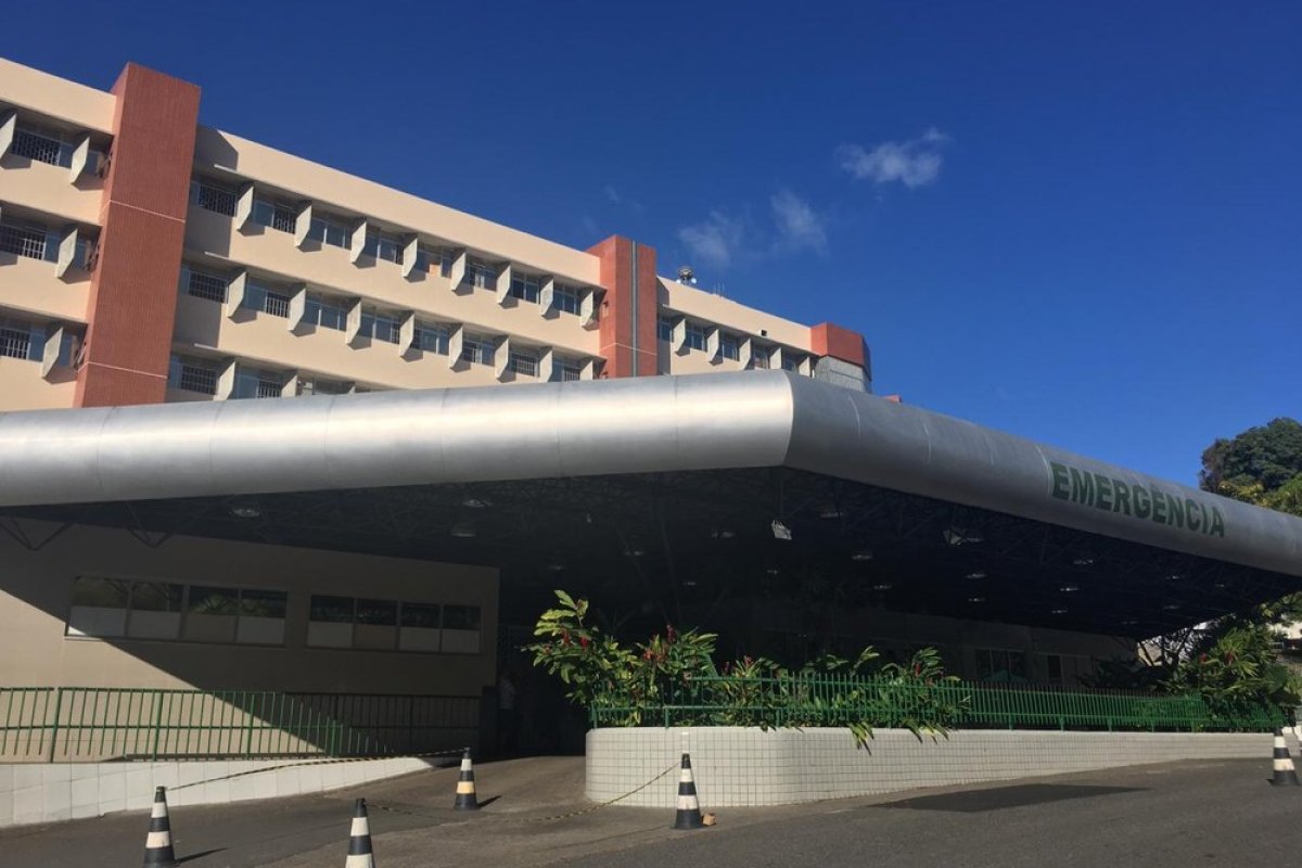 Criança morre após cair de escada em Itapuã, em Salvador