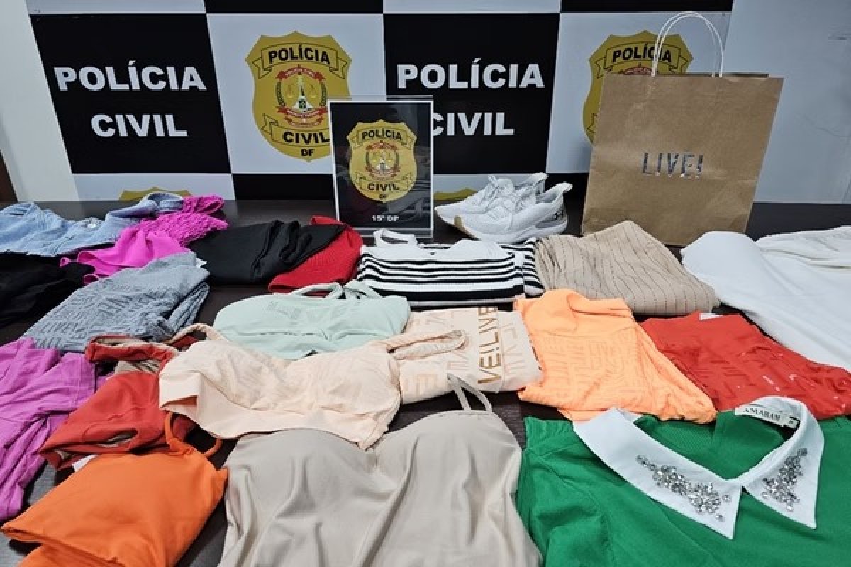 Estagiária usa cartão de crédito de outros funcionários do governo para comprar roupas fitness