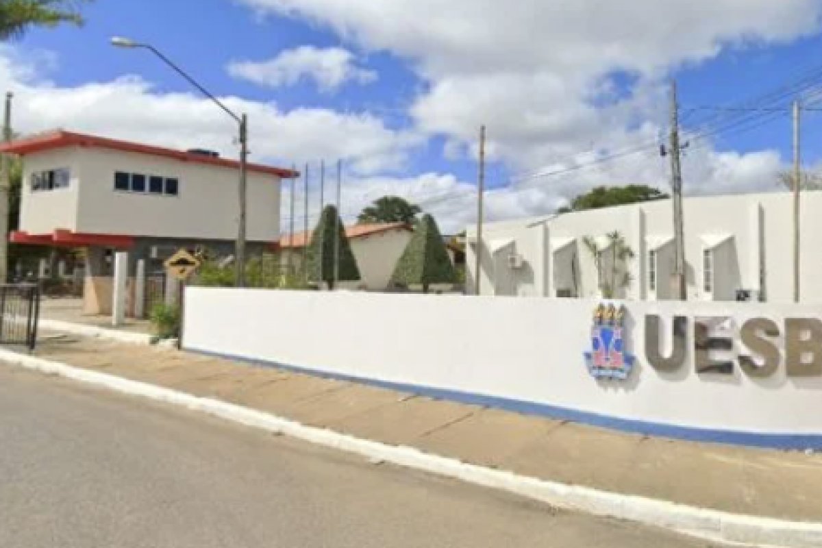 UESB abre seleção de transferência interna e externa para 2024.2