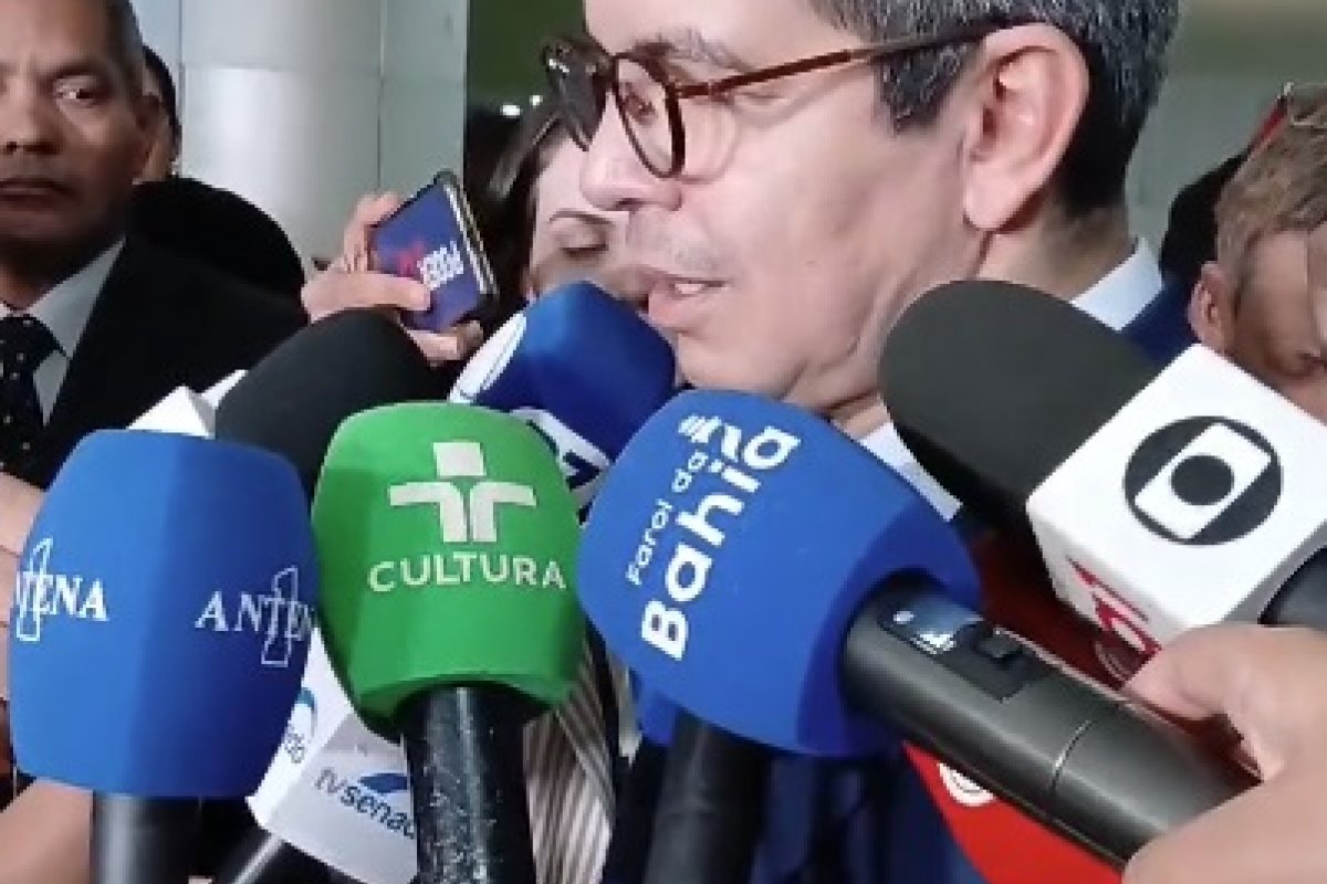 Vídeo: 'Congresso Nacional estendeu a mão em solidariedade ao drama que está sendo vivido pelos irmãos gaúchos', declara Randolfe Rodrigues