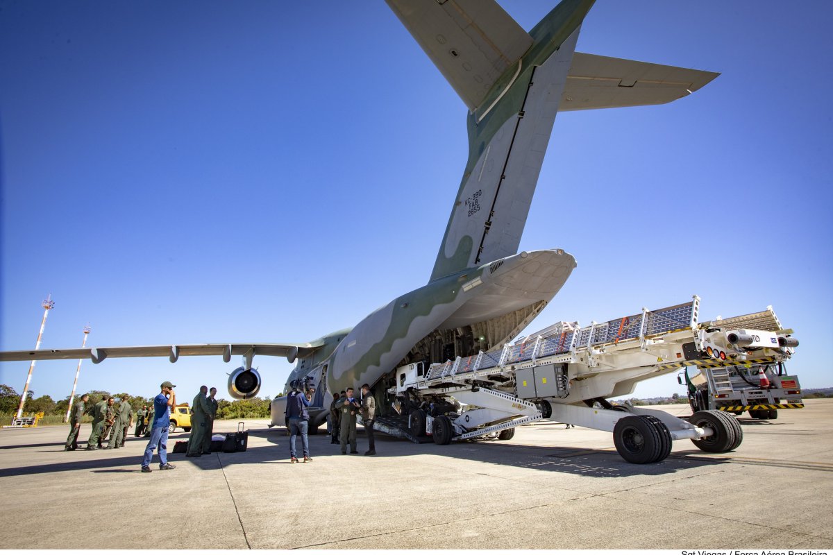 Aeronáutica vê dificuldade logística no RS e só entrega 80 de 1.500 toneladas de doações