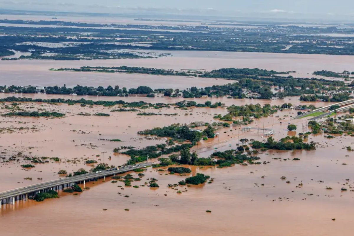 Porto Alegre terá abrigo exclusivo para mulheres e crianças e corredor humanitário