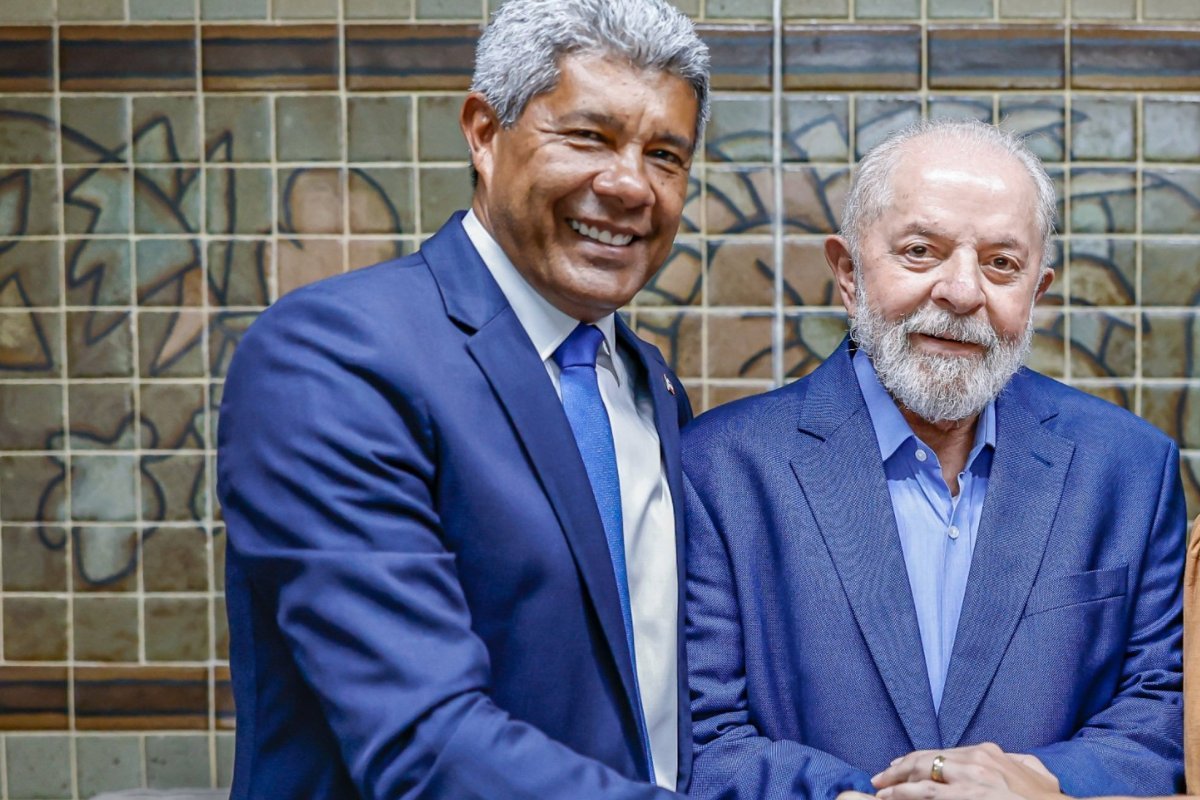 Vídeo: Lula critica ausência do prefeito de Teixeira de Freitas em inauguração de hospital na Bahia