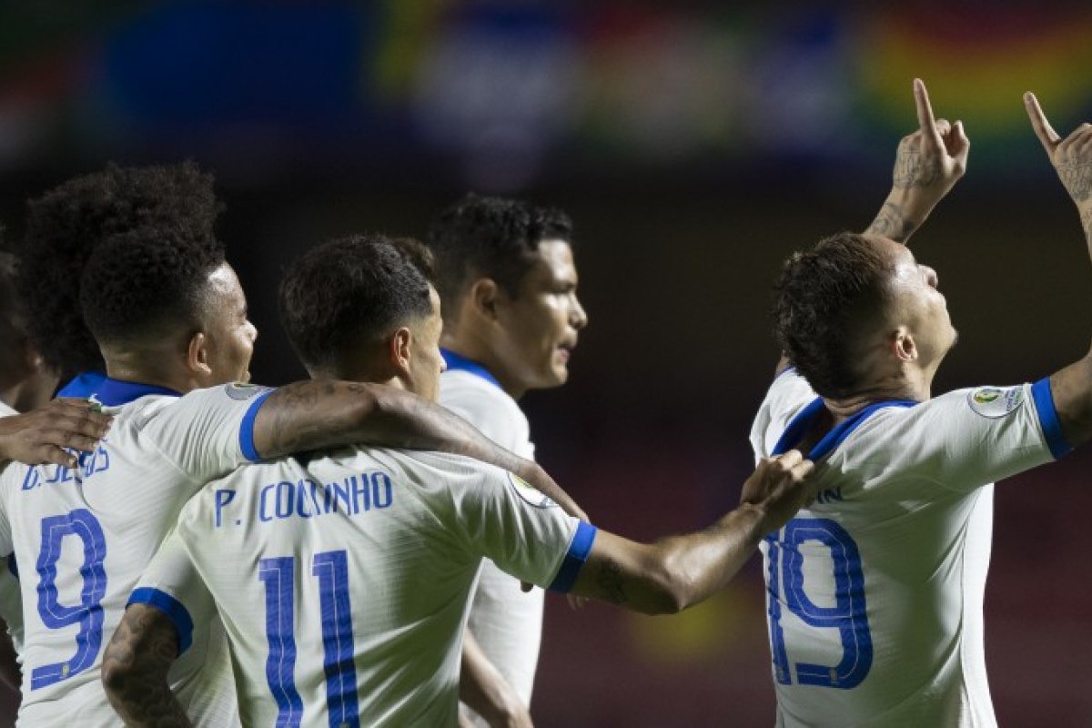 Em segundo tempo inspirado, Brasil bate Bolívia por 3 a 0