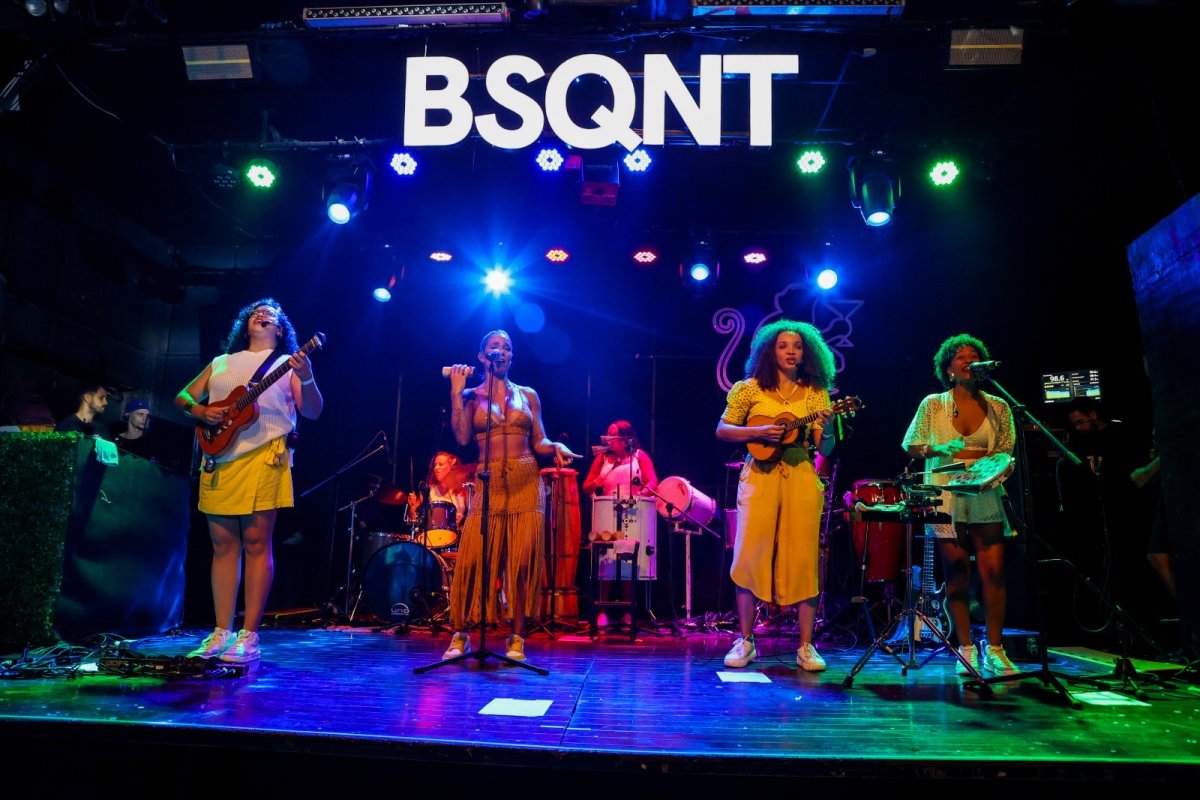 Com presença de famosos, Sambaiana lança audiovisual ao vivo no Rio de Janeiro!