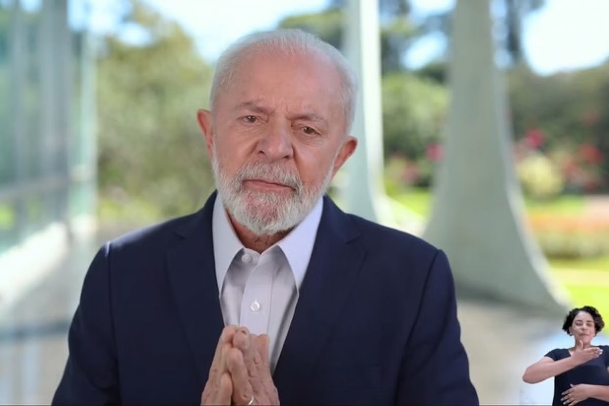 Vídeo: Lula homenageia mães brasileiras e presta solidariedade às mulheres do Rio Grande do Sul