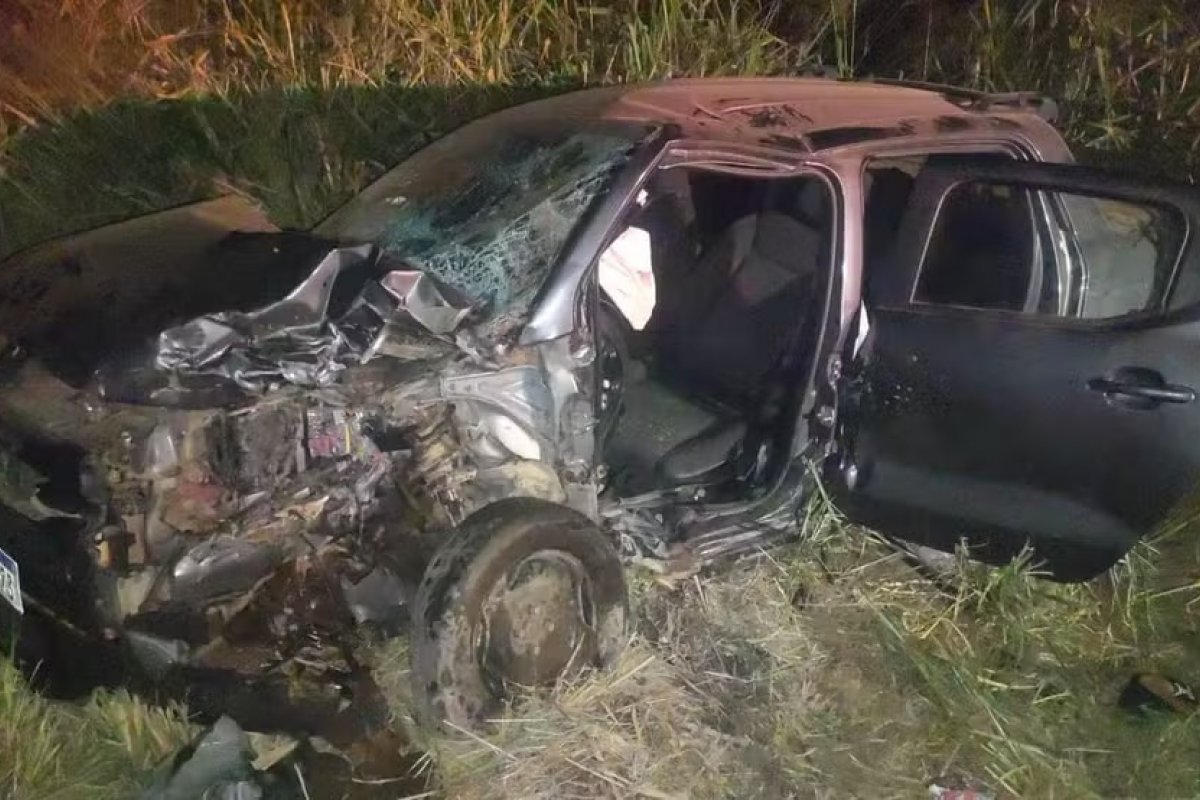 Acidente na BR-242 deixa um morto e oito feridos