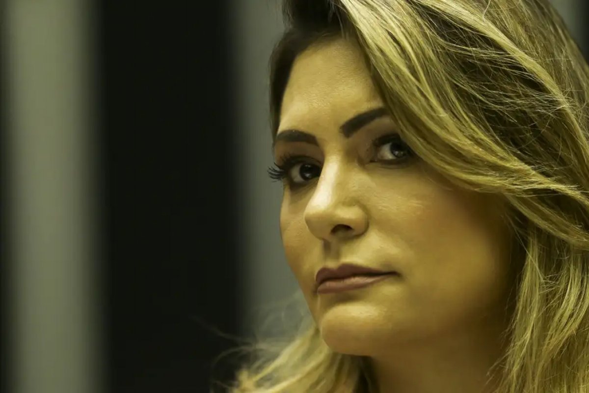 Sem Jair Bolsonaro, Michelle é a mais forte contra Lula em 2026, indica Quaest