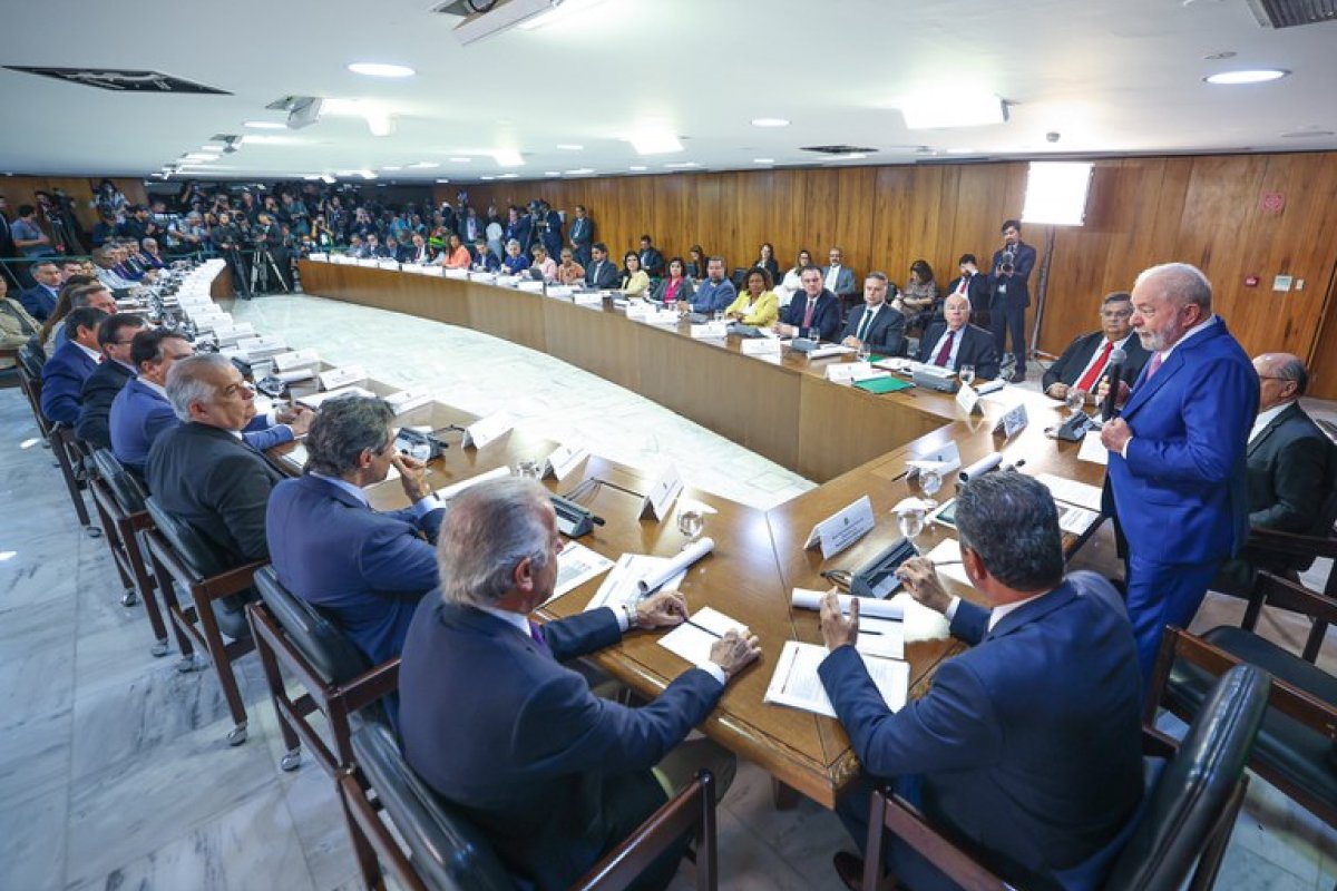 Lula convoca reunião ministerial para tratar das ações para o RS