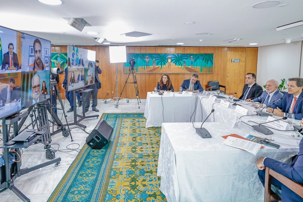 Governo Federal anuncia suspensão de dívida do RS por 3 anos