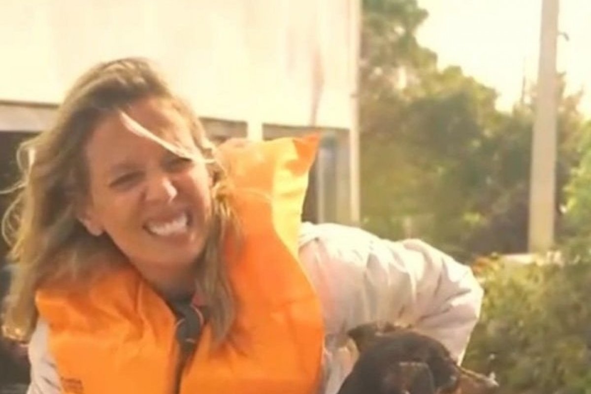 Ativista Luisa Mell fratura costelas em resgates no Rio Grande do Sul!