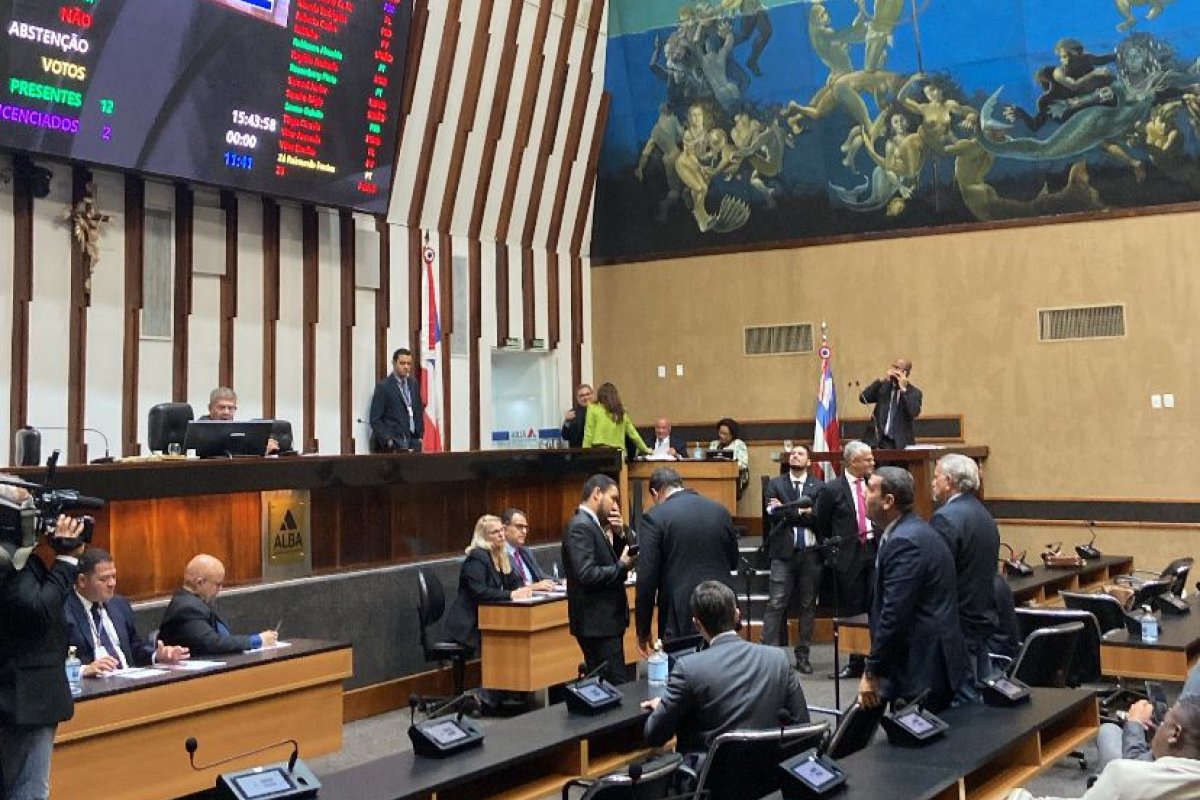 ALBA aprova abono extraordinário dos precatórios da Educação por unanimidade