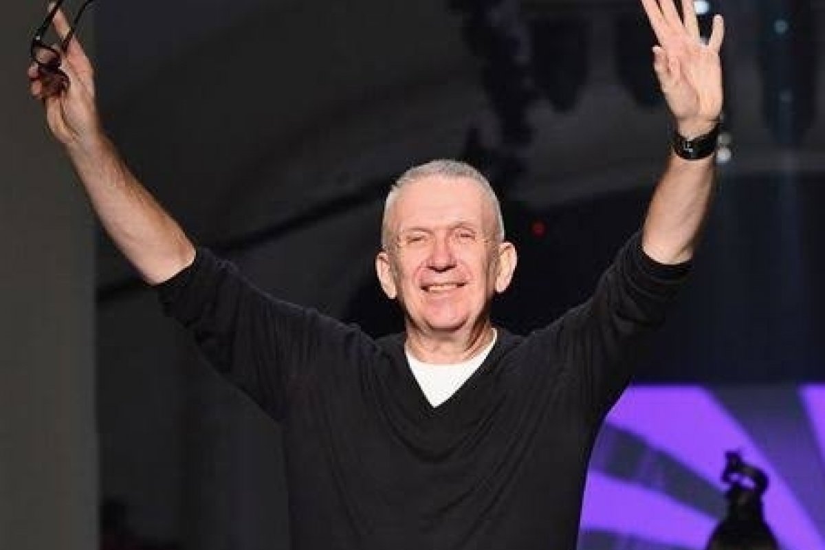 Jean-Paul Gaultier se despede do mundo da moda com desfile de alta-costura