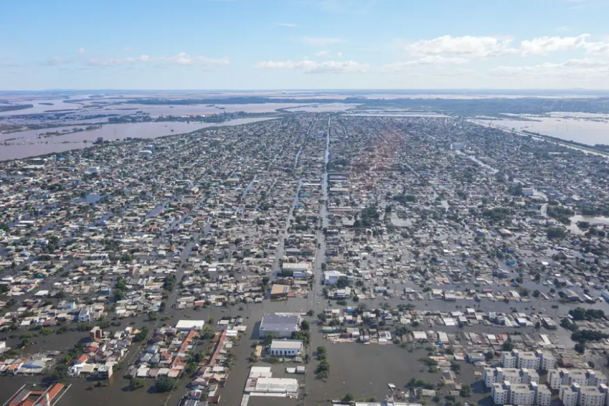 Sem Lira e Pacheco, Lula vai a RS com dez ministros, militares e chefe da PF