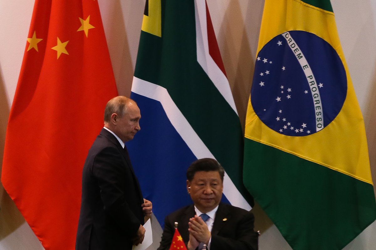 Putin diz que apoia 'esforços' de Xi por paz na Ucrânia