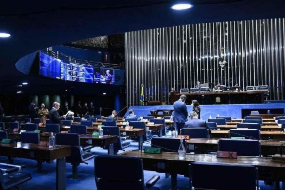 Senado aprova texto-base de projeto que suspende dívida do RS por 3 anos