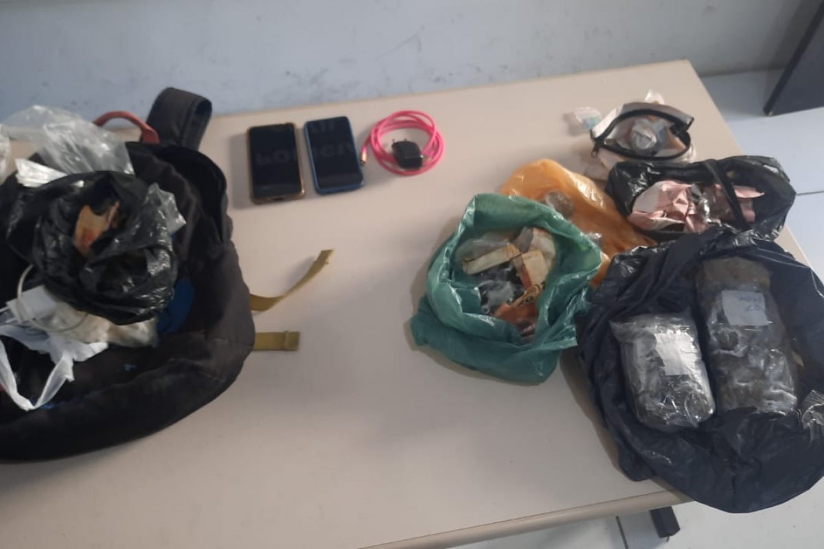 Três homens são presos por tráfico de drogas em bairro de Salvador