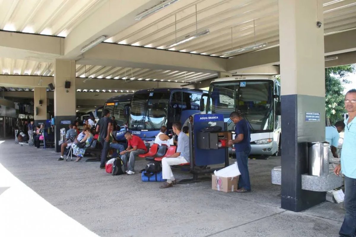 Com nova lei, cadeiras para bebês e crianças serão obrigatórias em ônibus que passam pela BA
