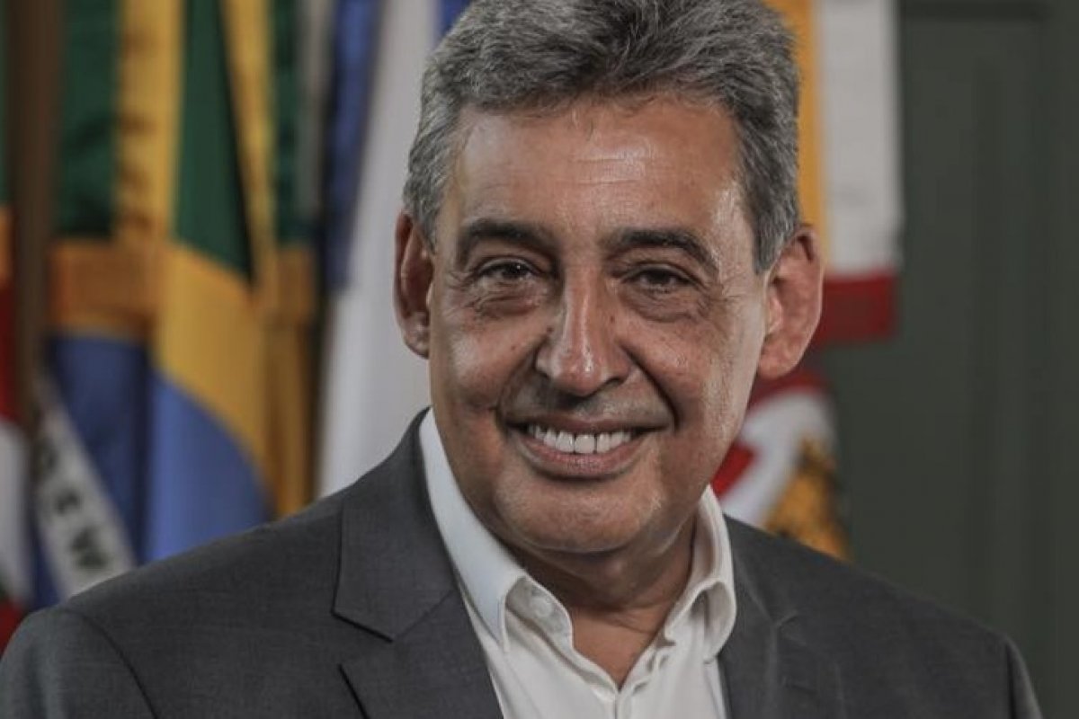 "Não há imóveis disponíveis em Porto Alegre para tantos desabrigados", diz prefeito