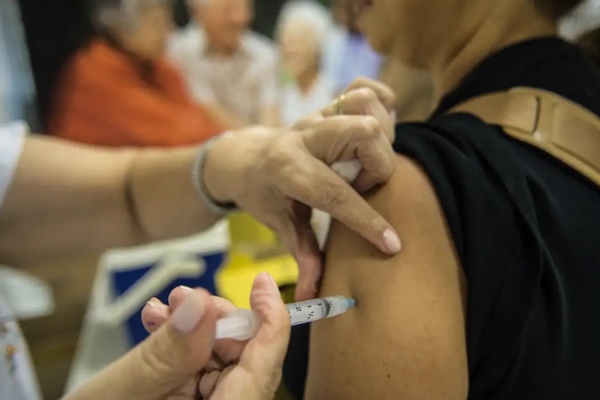 Farmacêutica japonesa vai desenvolver vacina capaz de retardar avanço do Alzheimer