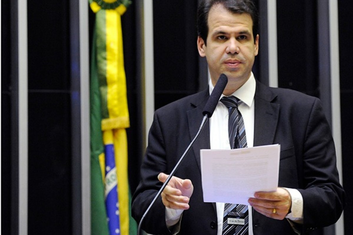 Deputado começa a colher assinaturas para abertura de CPI dos Planos de Saúde