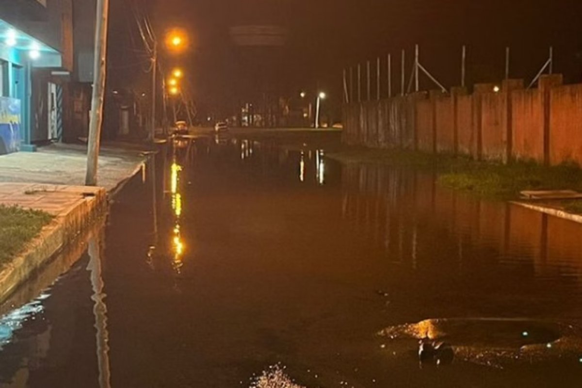 Vídeo: Após alagamentos, ressaca do mar com ondas de 3m atinge cidades no RS