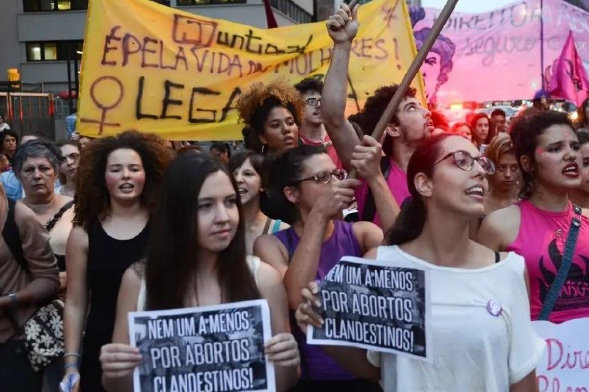 Peritos da ONU pressionam o Brasil a garantir direito ao aborto legal