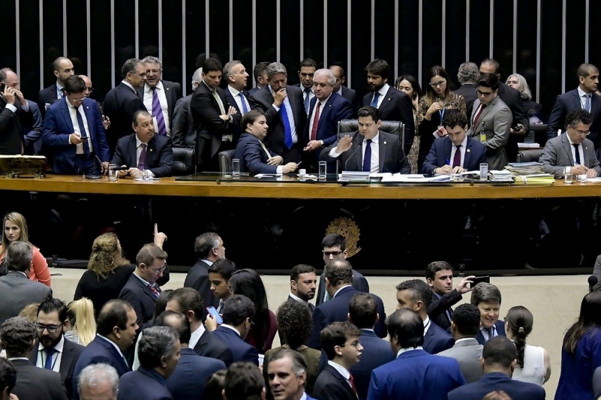 Reforma tributária será prioridade na volta do Congresso, em fevereiro