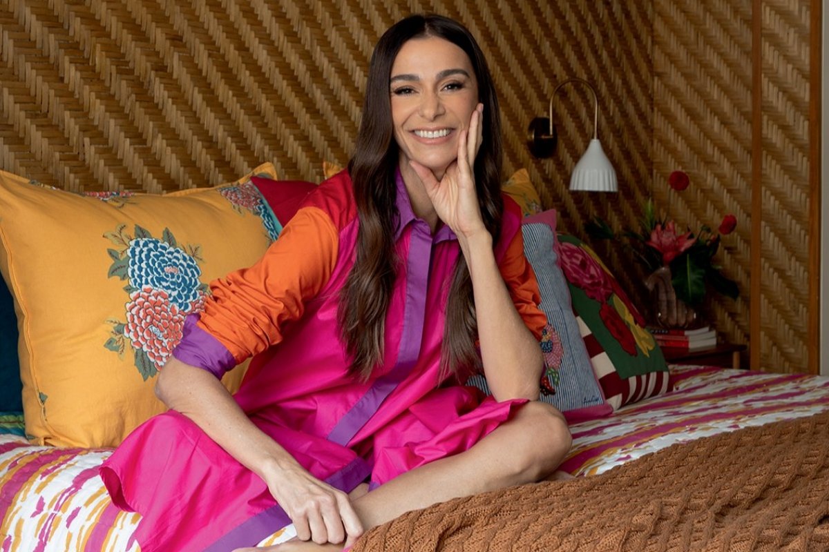 Casa Vogue deste mês tem como destaque o “lar carioca” da atriz Mônica Martelli!