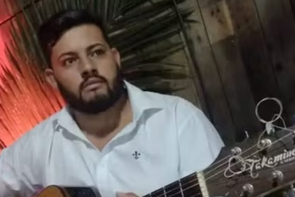 Cantor sertanejo morre em acidente de carro