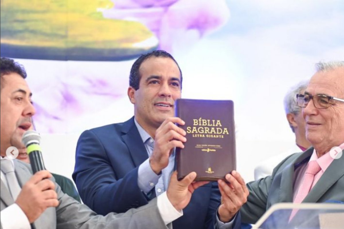 'Escolhido por Deus para tomar conta de vocês', diz Bruno Reis durante discurso em templo religioso