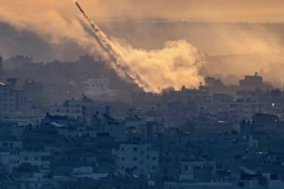 Israel lança novos ataques a Gaza enquanto EUA faz apelo por uma campanha militar mais focada