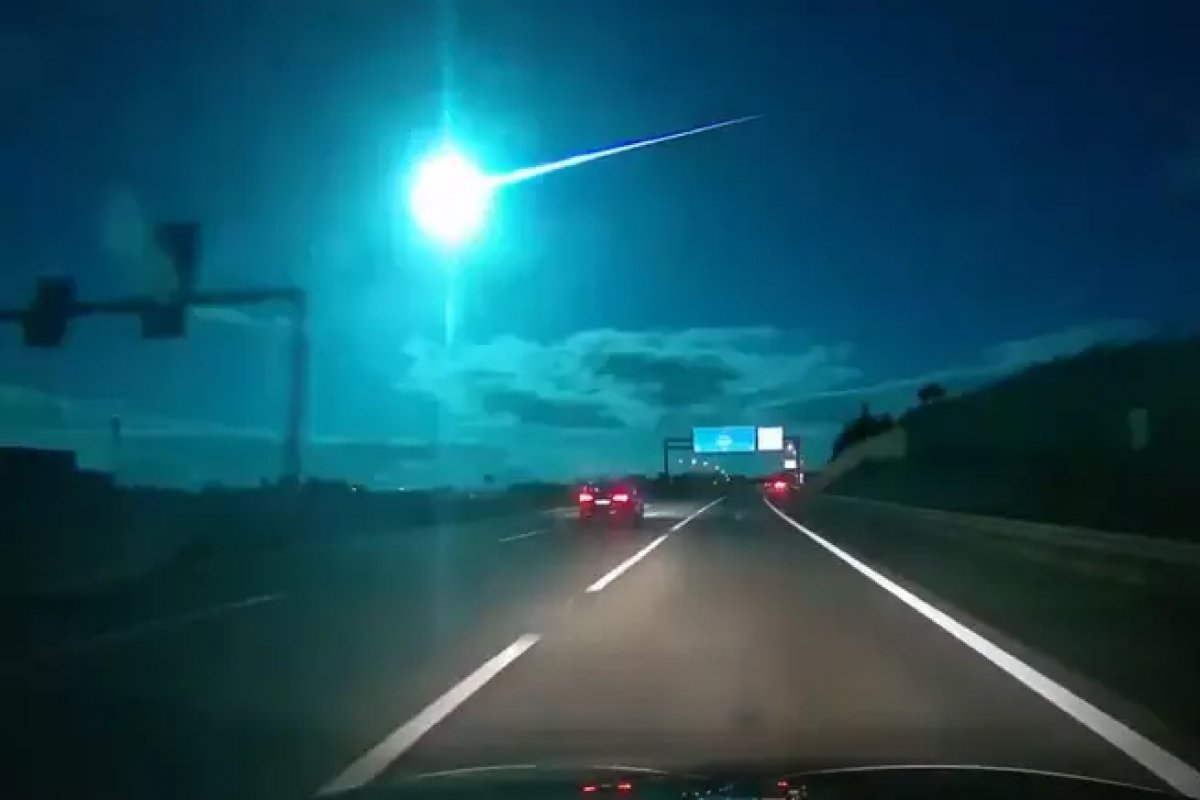 Vídeo: Meteoro ilumina céus de Portugal e Espanha; veja registro