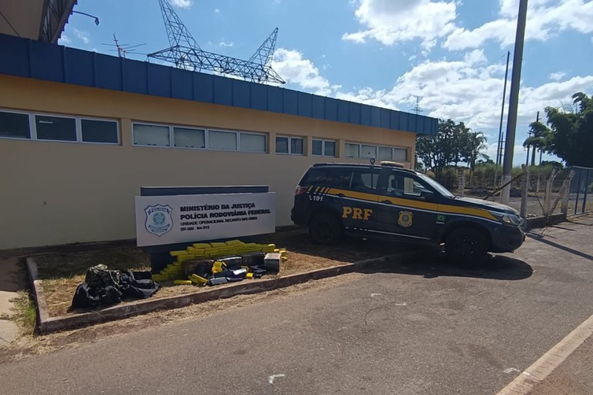 PRF apreende 216 kg de maconha durante abordagem no DF