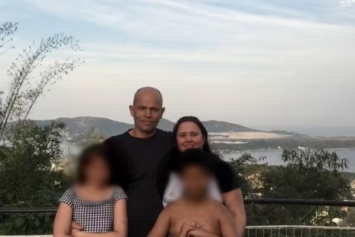 Adolescente mata pai, mãe e irmã a tiros dentro de casa em SP