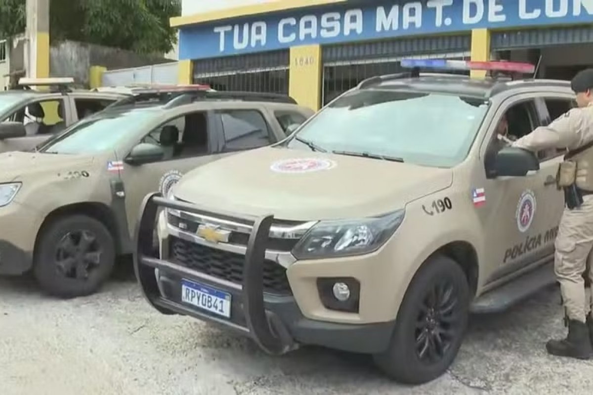Moradores abandonam casas e polícia ocupa comunidade em Salvador, depois de intensas trocas de tiros entre facções