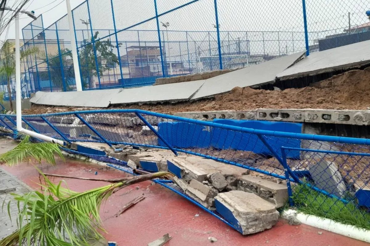 Estrutura em complexo esportivo e de lazer cede após fortes chuvas em Salvador