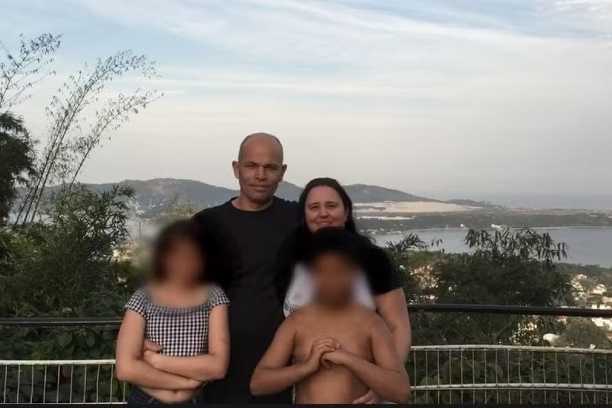 Adolescente que matou a família disse à polícia que gostava da irmã e atirou nela para conseguir assassinar a mãe