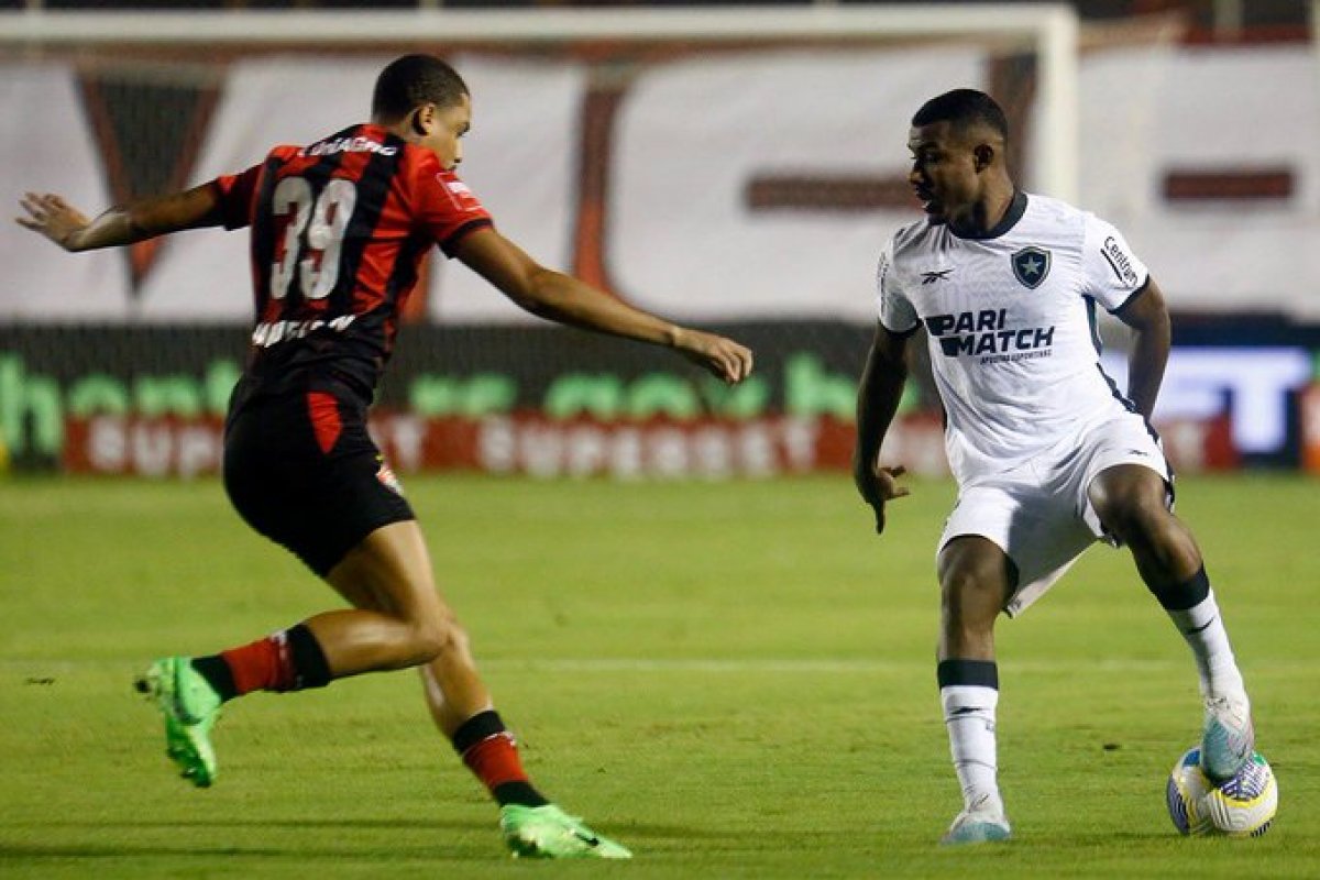 Na estreia de Carpini, Vitória perde para o Botafogo mais uma vez e dá adeus a Copa do Brasil