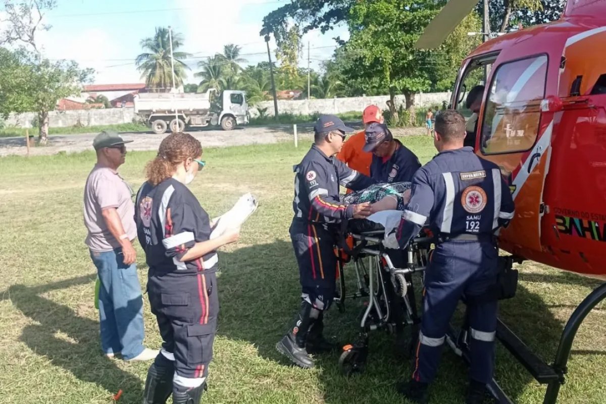 Paciente de 81 anos com suspeita de AVC é resgatada por helicóptero do Corpo de Bombeiros