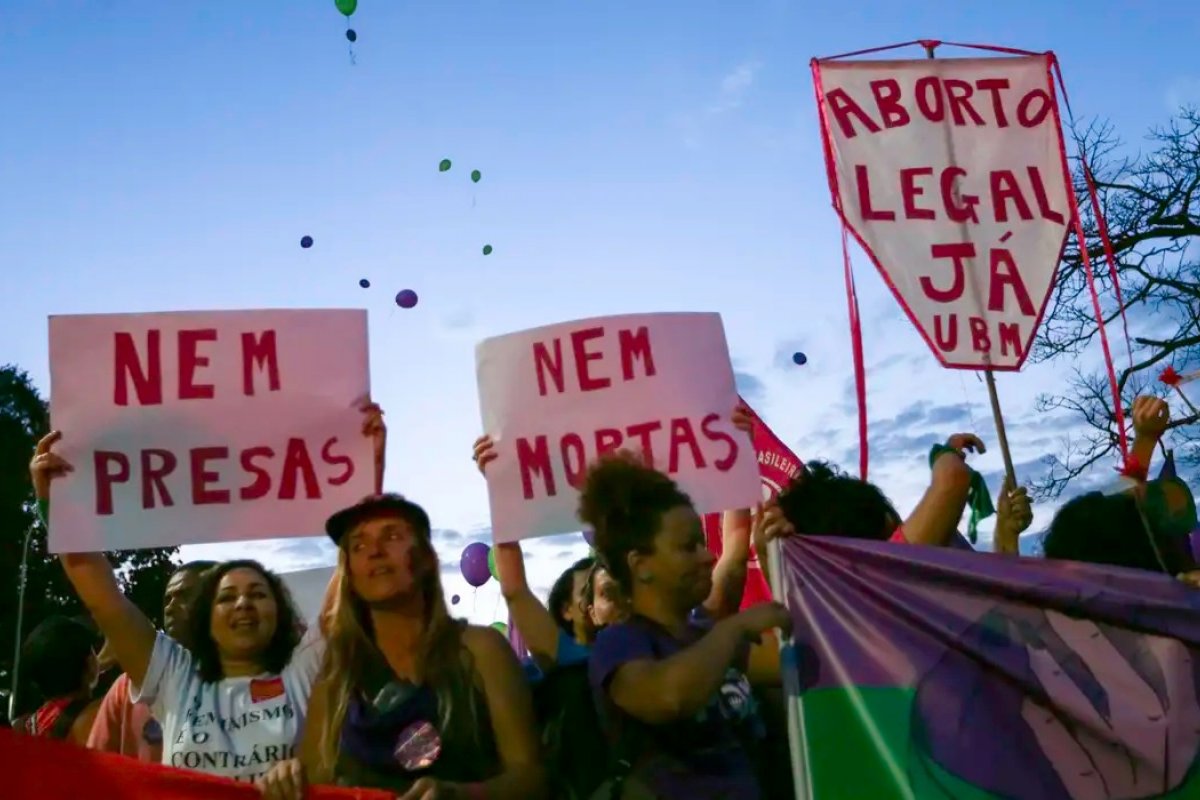 ONU volta a cobrar Brasil por aborto legal depois de 12 mil meninas serem mães em 2023