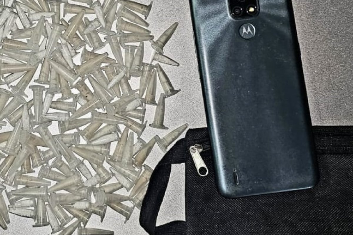 Suspeitos de tráfico de drogas são presos no bairro do Curuzu