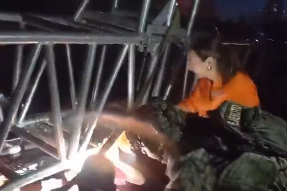 Vídeo: Rajada de vento derruba palco e nove pessoas morrem em comício no México