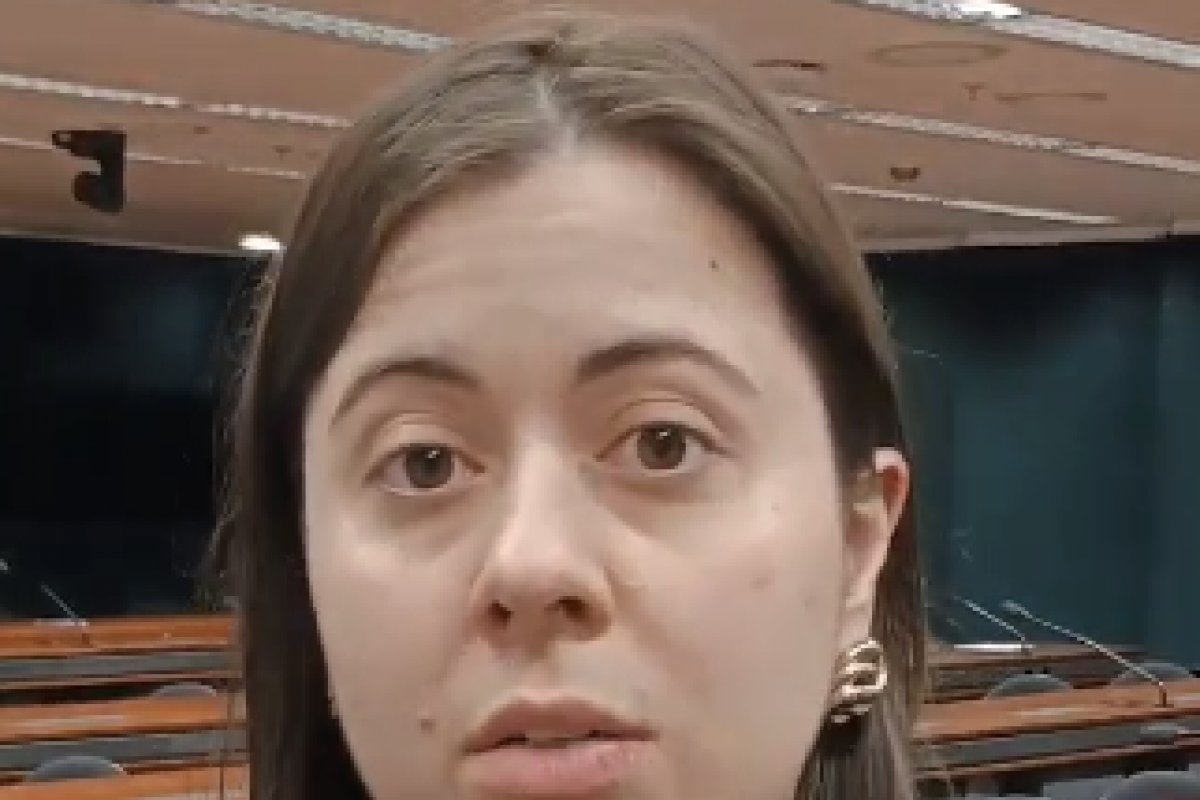 Vídeo: 'Educação enfrentou Bolsonaro e exige valorização do governo Lula', alfineta Sâmia Bomfim ao comentar a greve